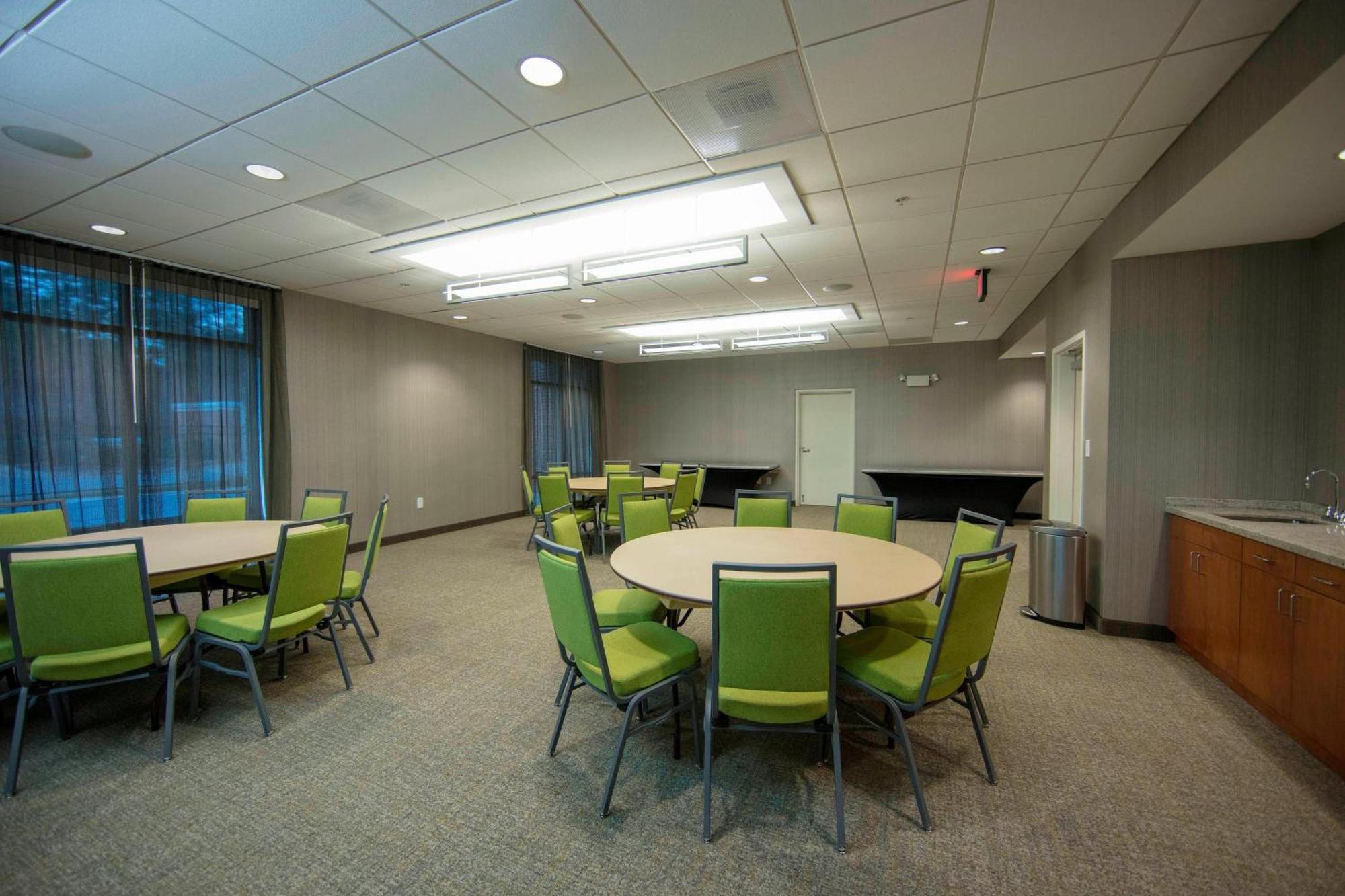 Springhill By Marriott West 3*